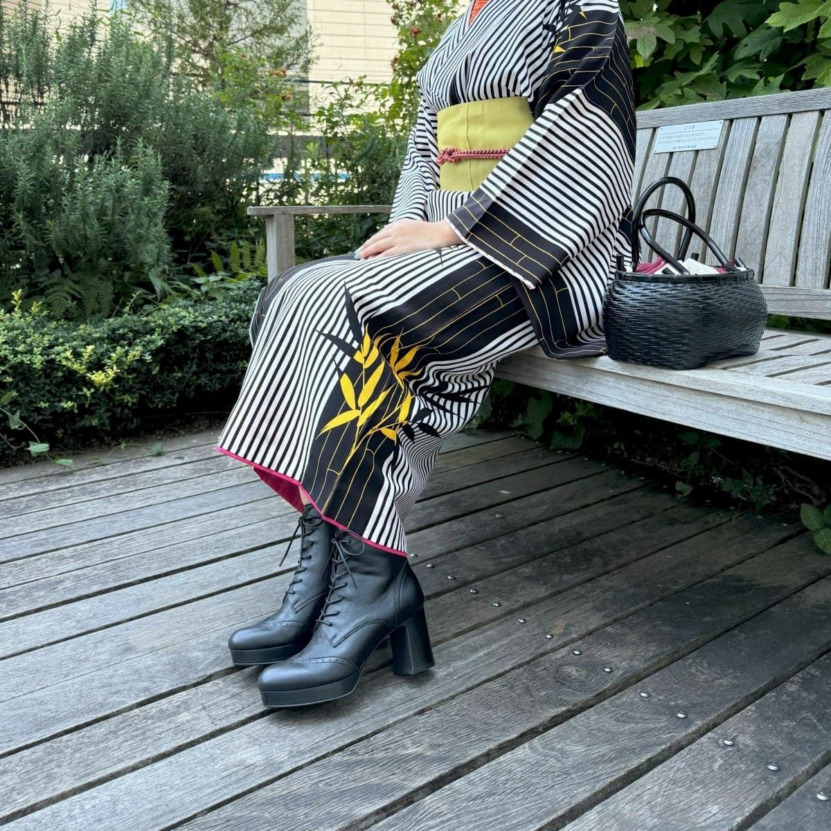 スタッフ着用：ブラック