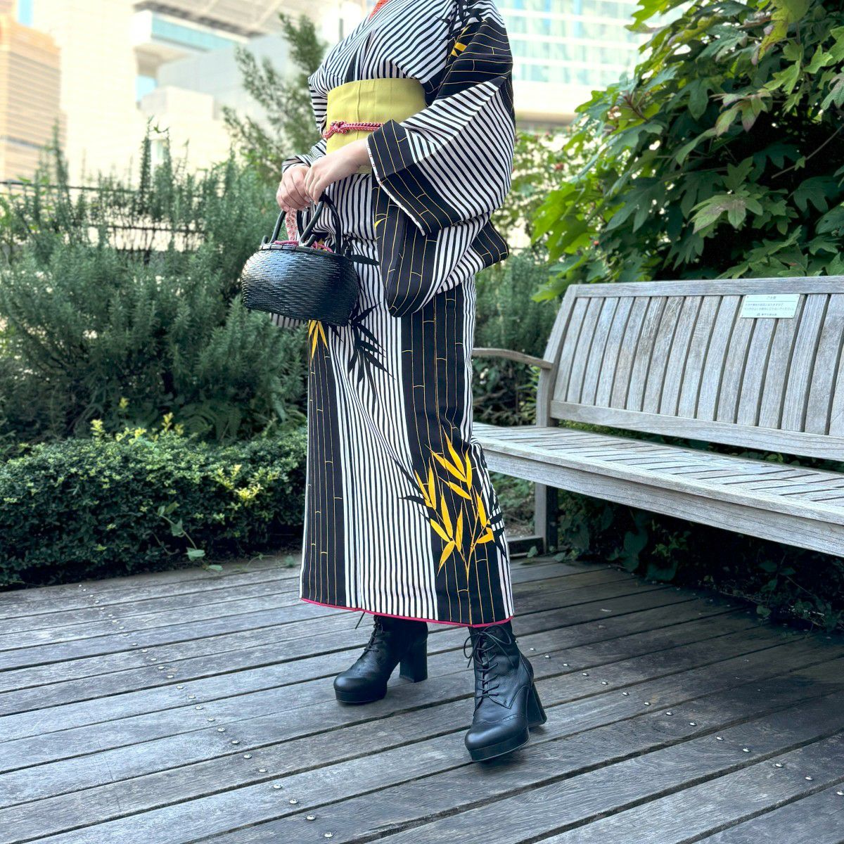 スタッフ着用：ブラック