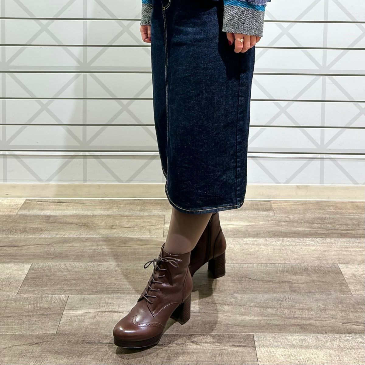 スタッフ着用：チョコレート