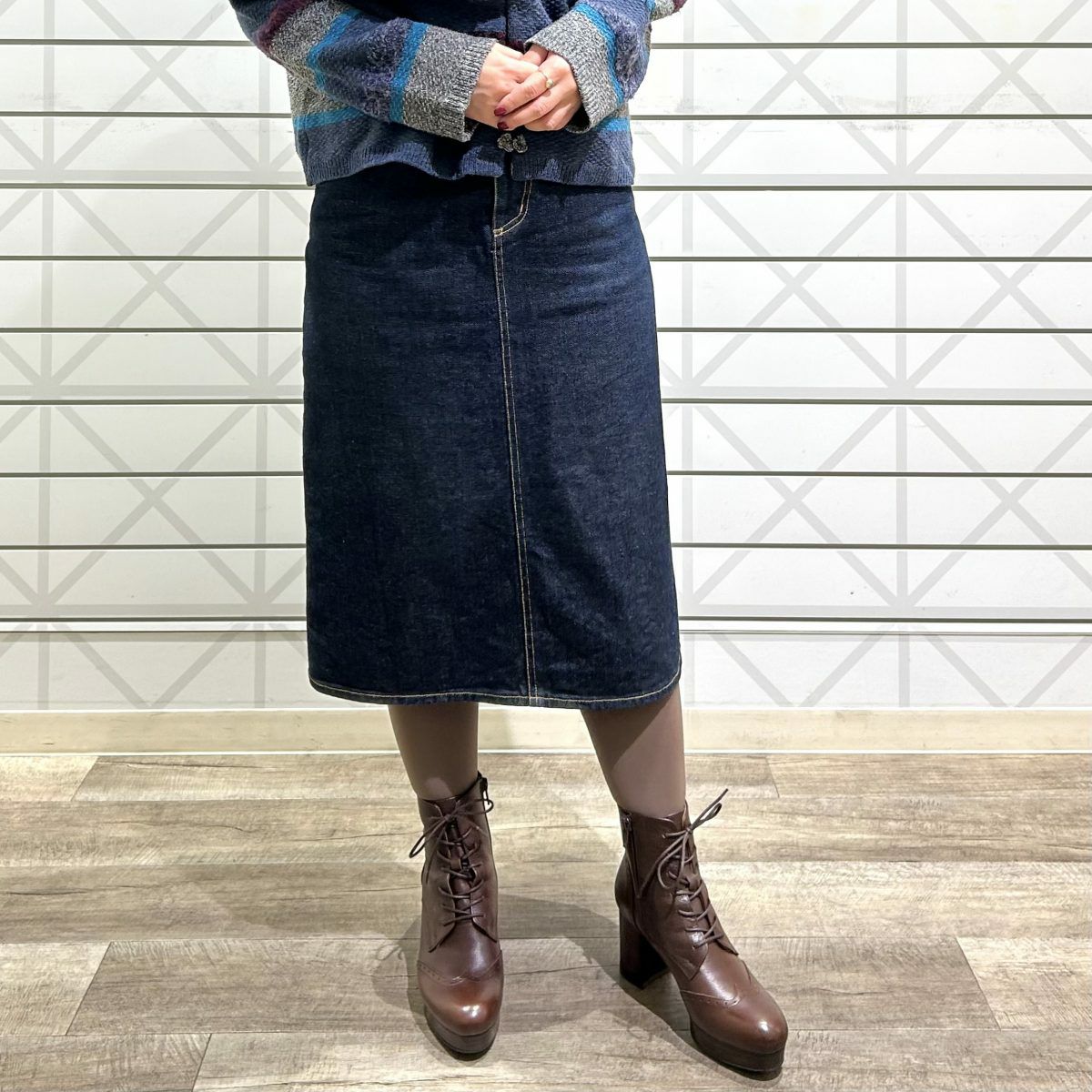 スタッフ着用：チョコレート