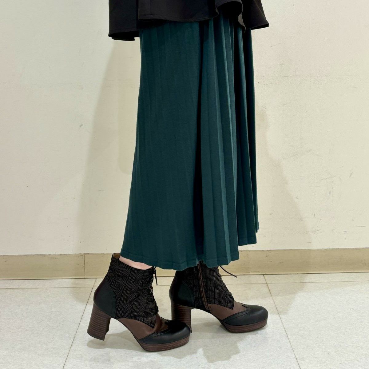 スタッフ着用：ブラックコンビ