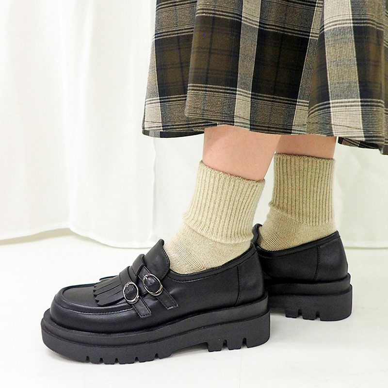 ブラック