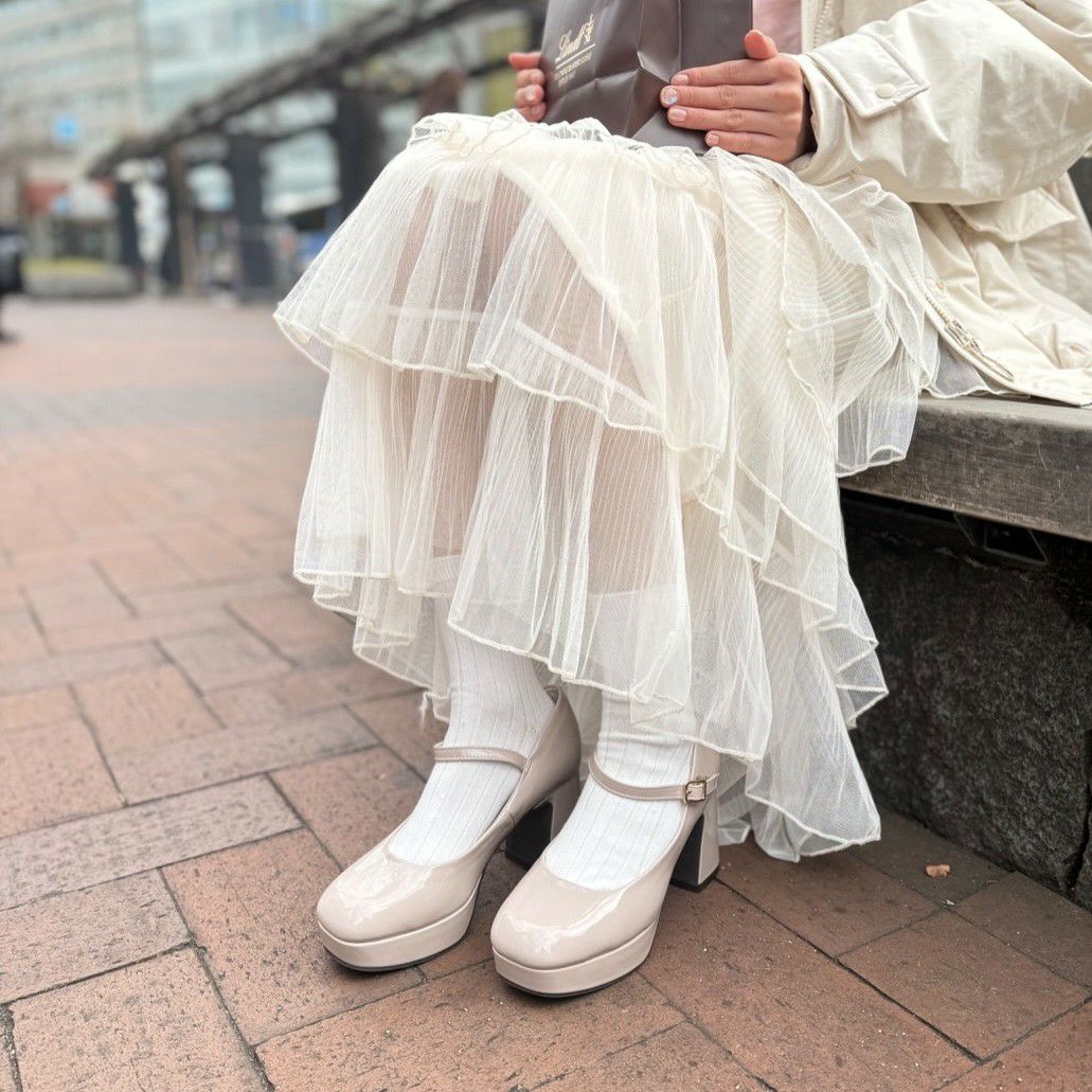 スタッフ着用：ライトベージュ