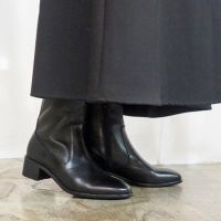 ブラック