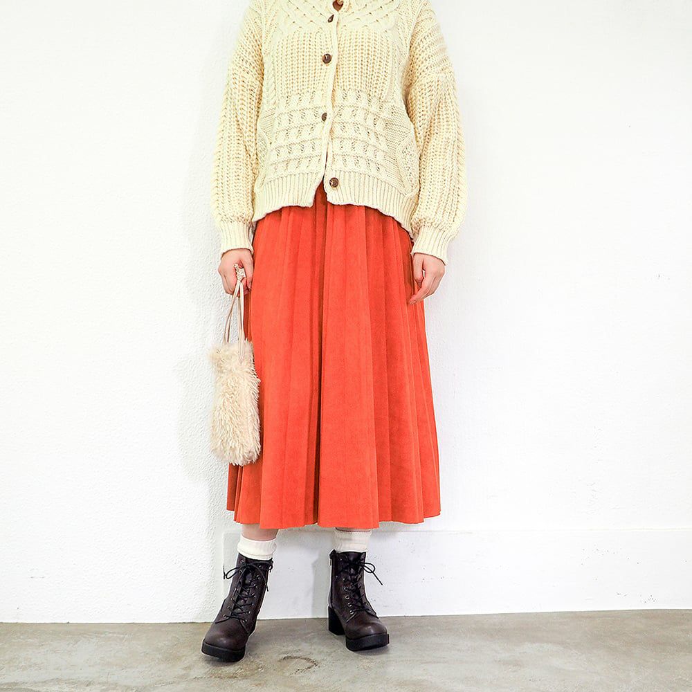 ダークブラウン