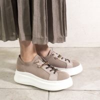 ピンク