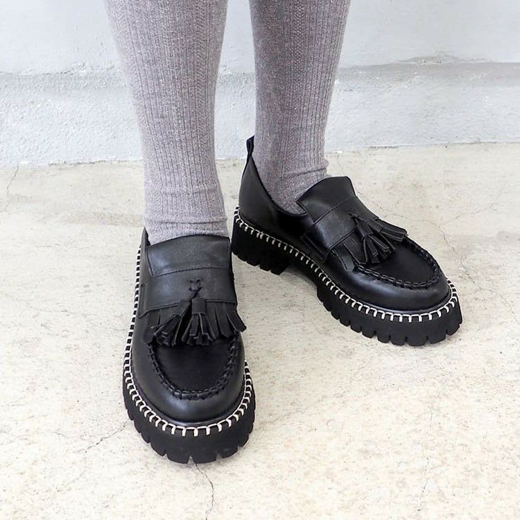ブラック