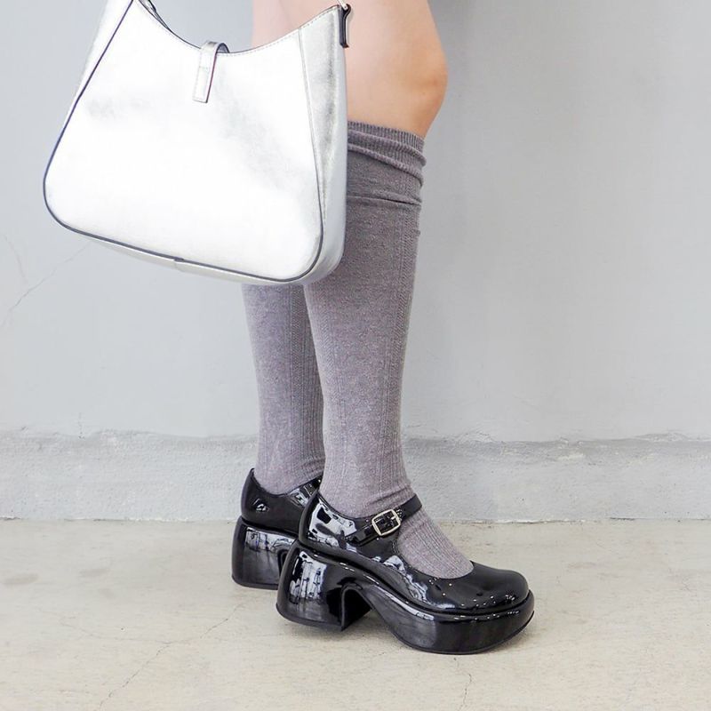 ブラックエナメル