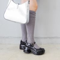アイボリー