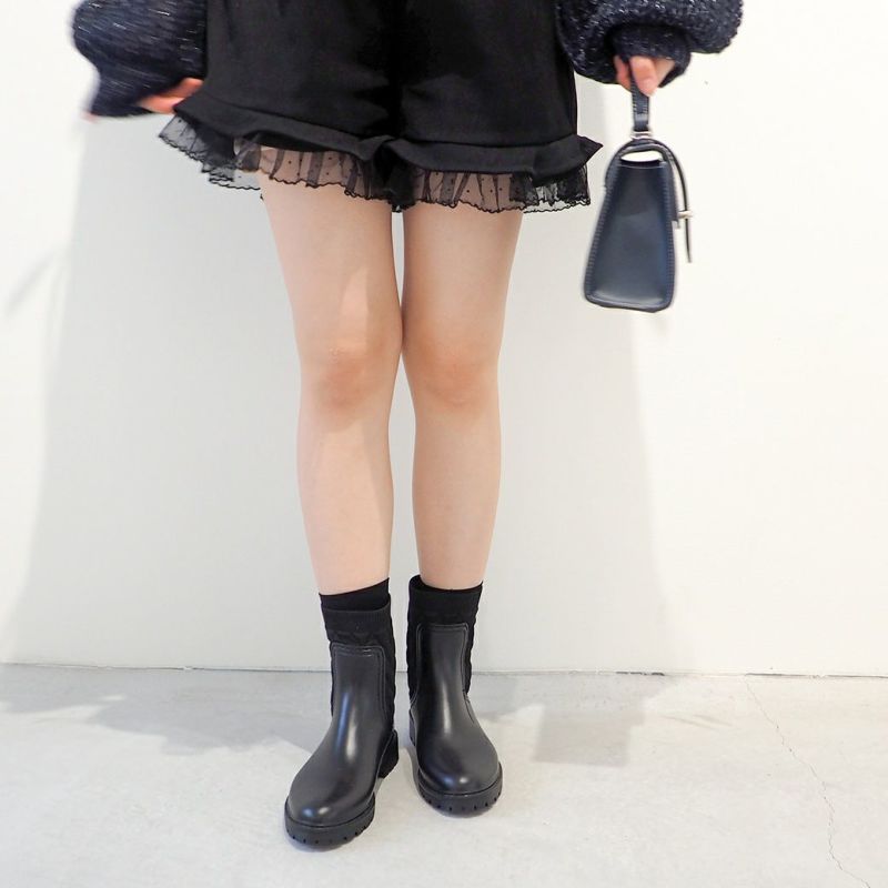 ブラック