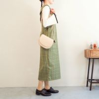 ダークブラウン