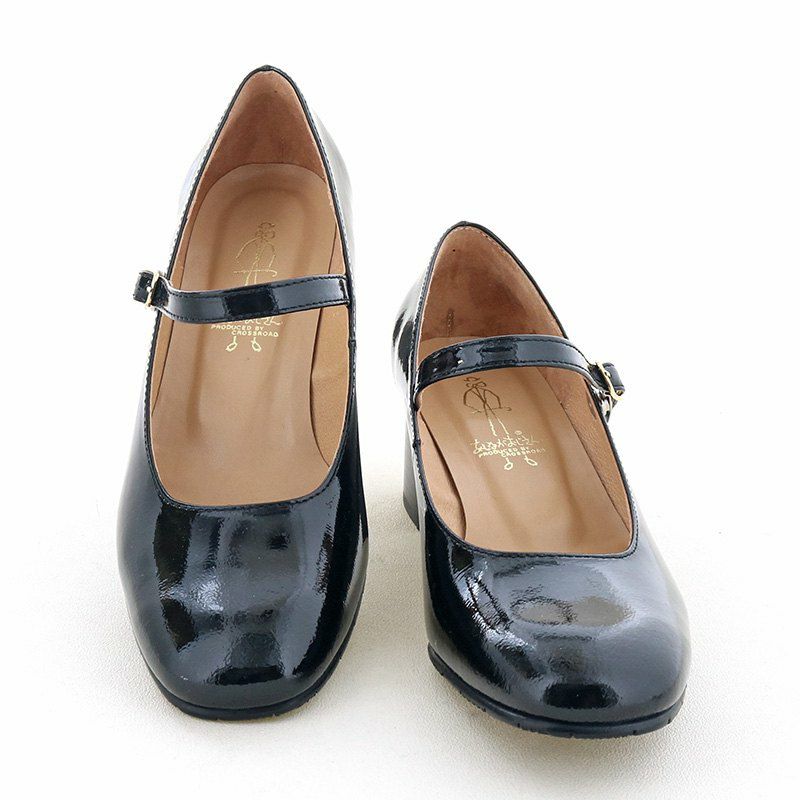 やさしいスクエアトゥでカジュアル過ぎず、お仕事靴にもおすすめです