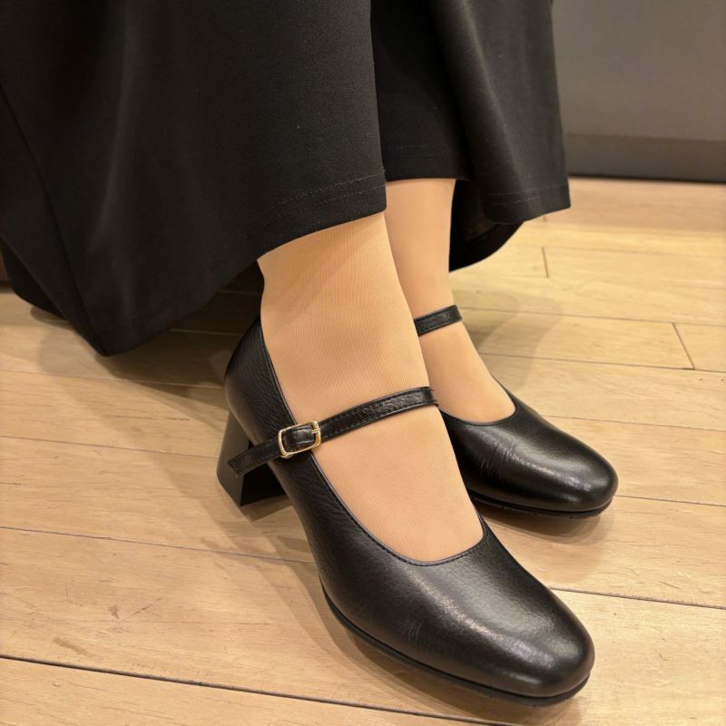 スタッフ着用：ブラック