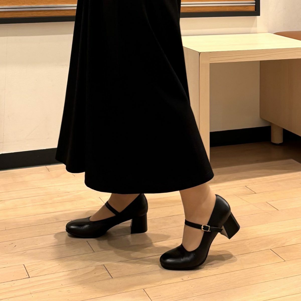 スタッフ着用：ブラック