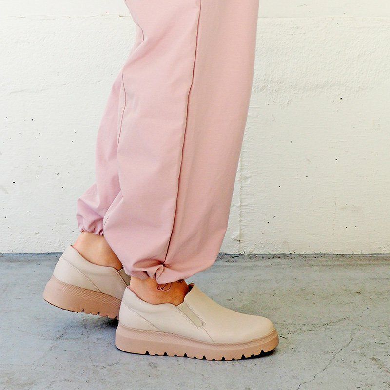 スリッポンスニーカー