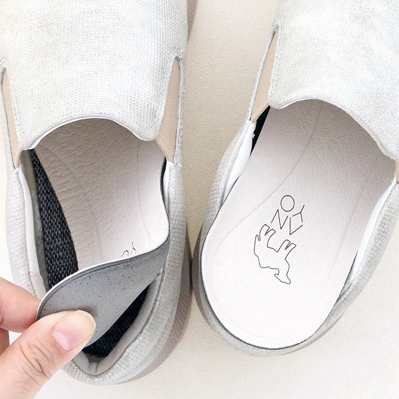 クッションの効いたカップインソールでふかふかの履き心地です