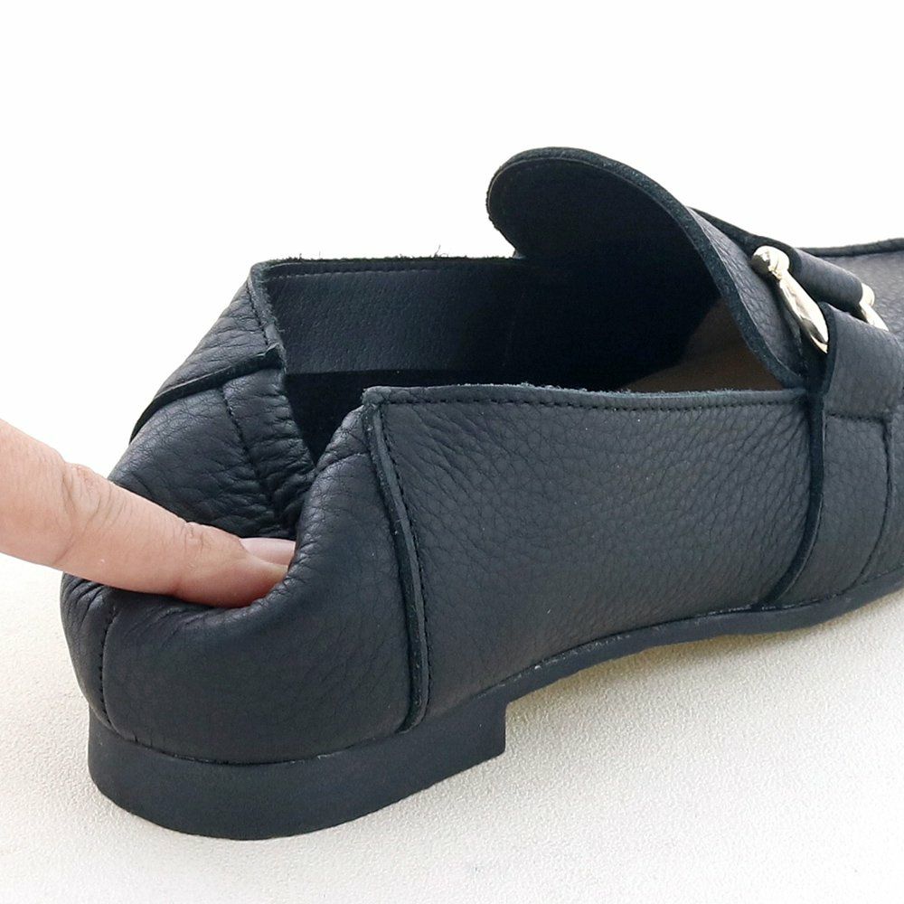 かかともソフトで靴擦れしない。かかとゴムで脱げにくくなっています