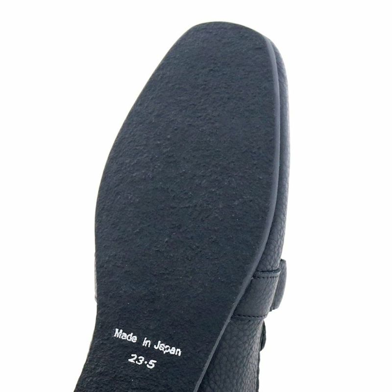 中底に防水シートを敷き、底からの浸水もしにくくなっています