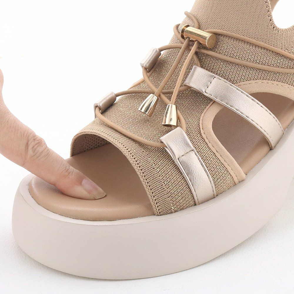 クッションの効いたインソールでふかふかの履き心地です