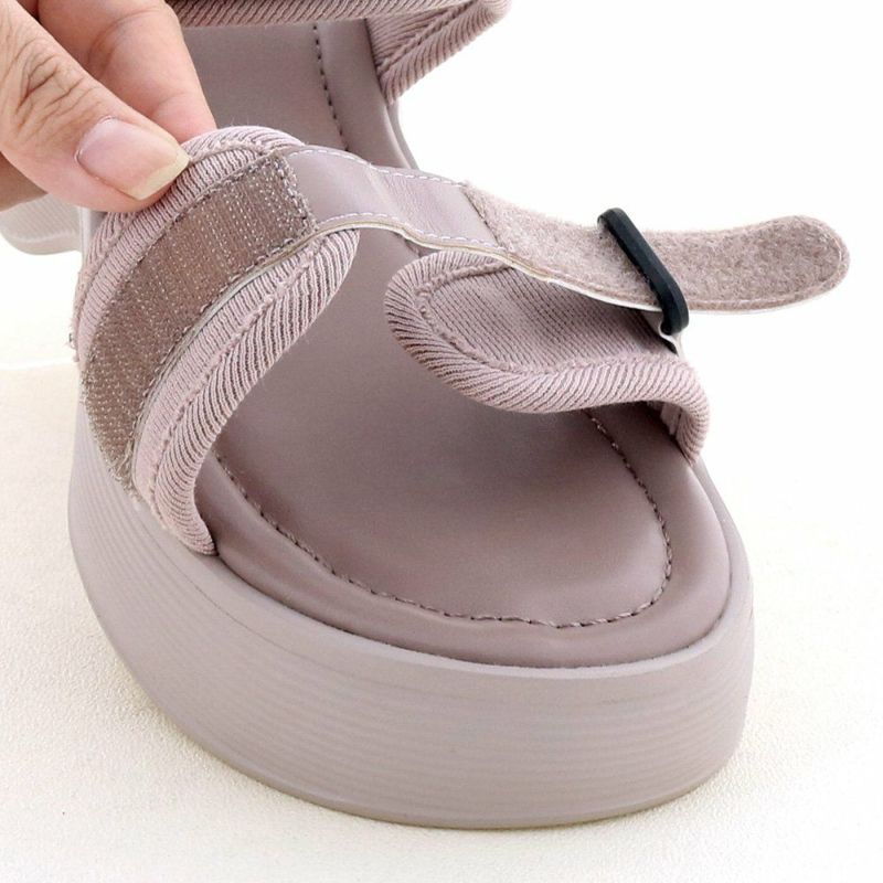 つま先ベルトは可動式で自分サイズにしっかり合わせられます