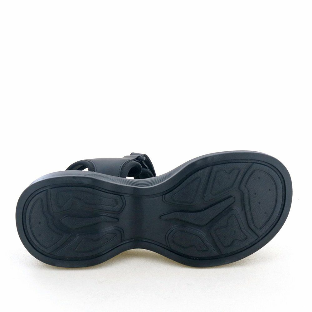 ソール全体に厚みがあるので実際の傾斜は2.0cmほど