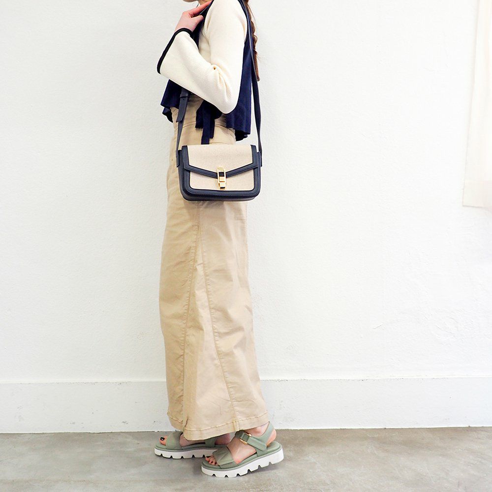 ライトグリーン