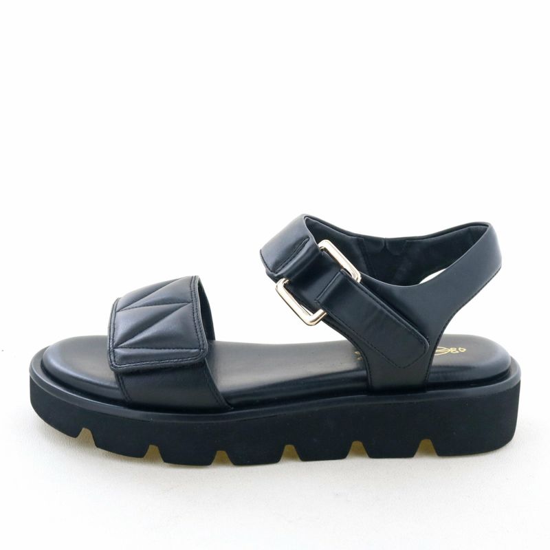 人気のパデットサンダルから2025夏の新色が登場