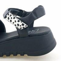 ヒールの高さ：約5.5cm