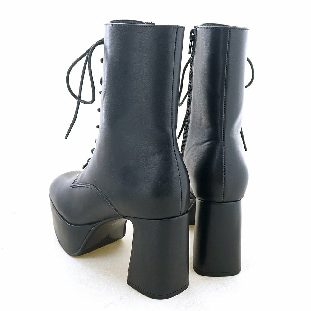 見ためのデザインだけでなく、履き心地のよさも追求しました