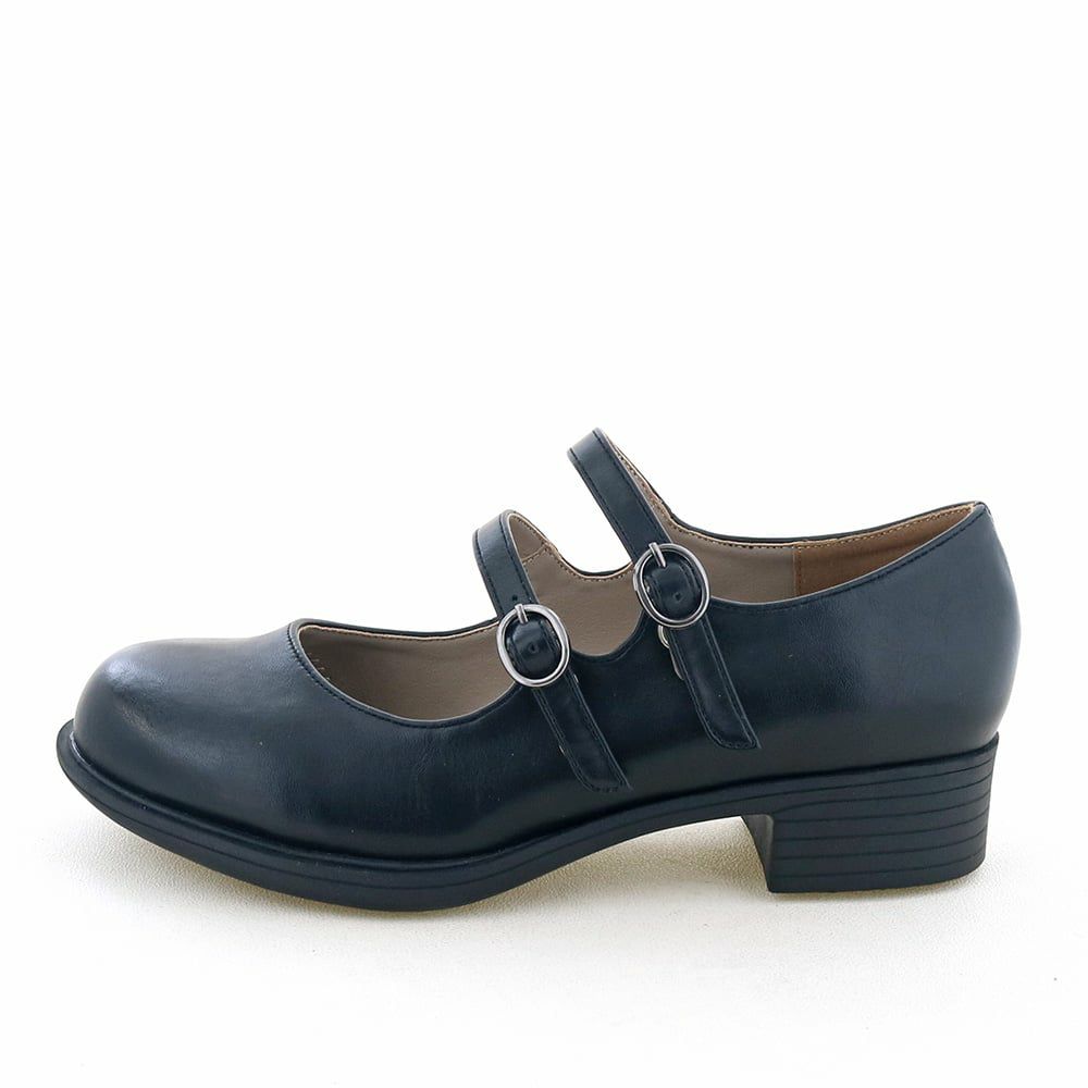 急な天候の変化にも慌てない、晴雨兼用のストラップパンプス