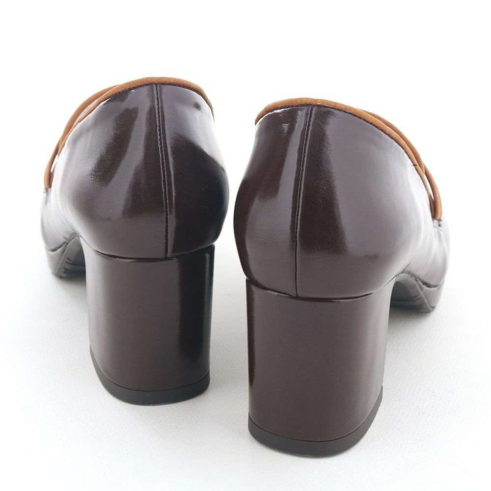 太めのチャンキーヒールで安定感のある履き心地