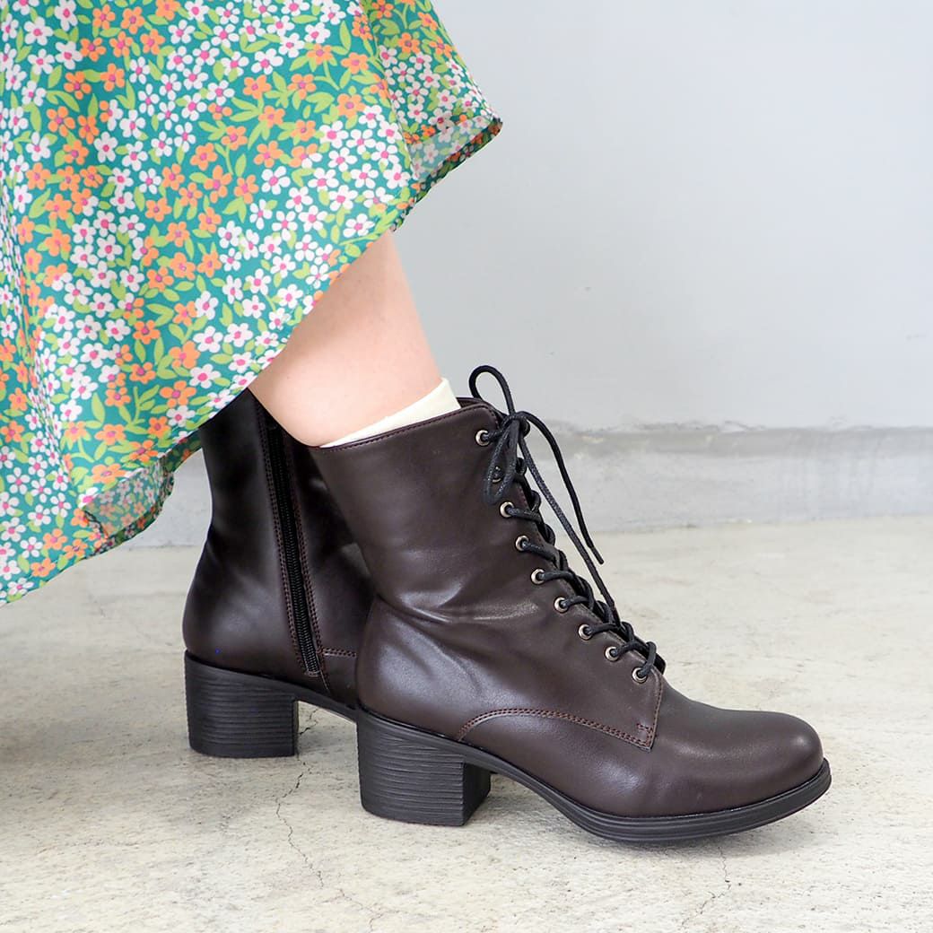 ダークブラウン