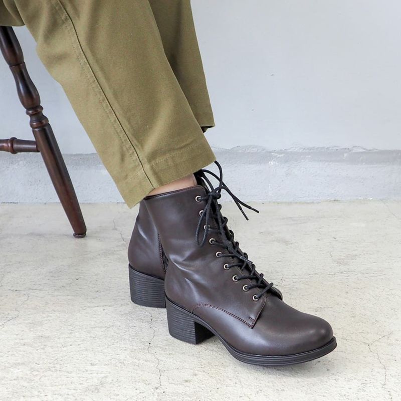 ダークブラウン