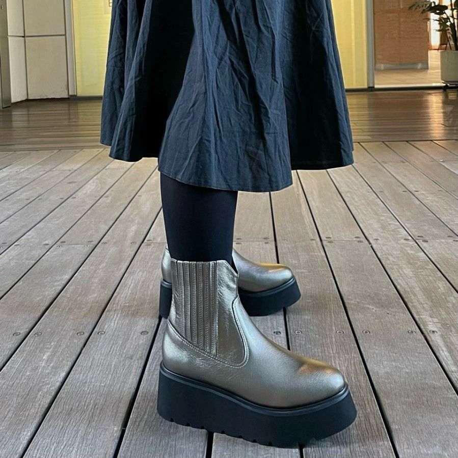 スタッフ着用：ガンメタリック