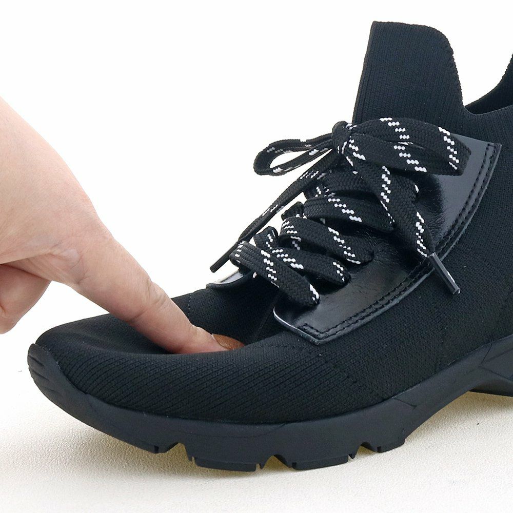 ソフトなニットで足を締め付けず、ストレスフリー