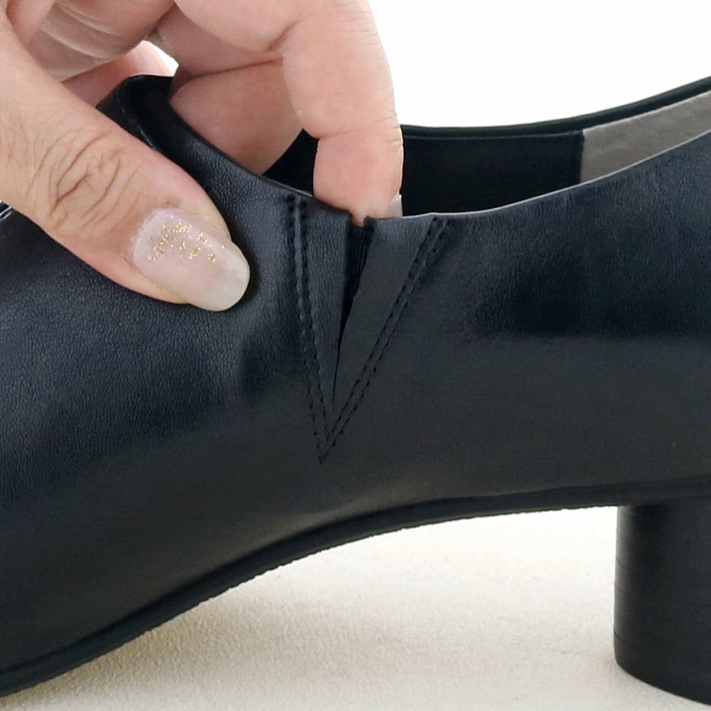 内側にもゴムをつけているのでするっと履けます