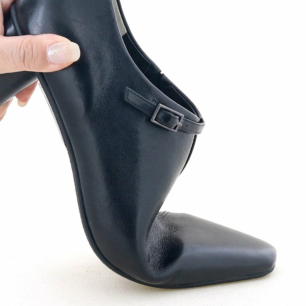 ソールの返りがよいのもポイント。歩行がしやすくなっています