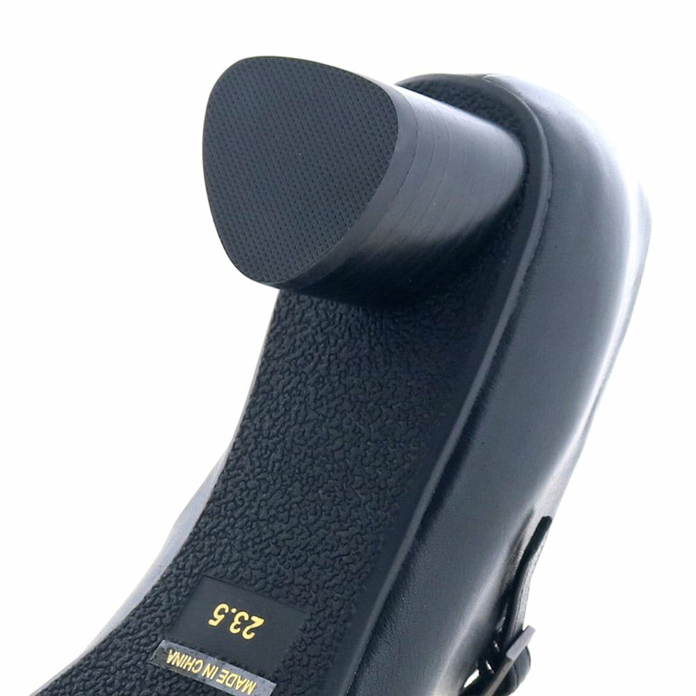 太めのヒールで安定感があります