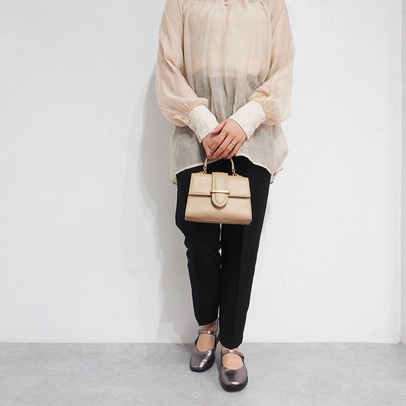 ガンメタリック