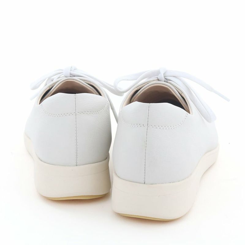 シューズライクな佇まいでオンタイムにも活躍してくれそう