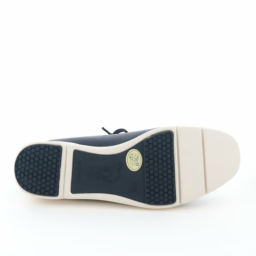 軽量ソールで1日履いても疲れない