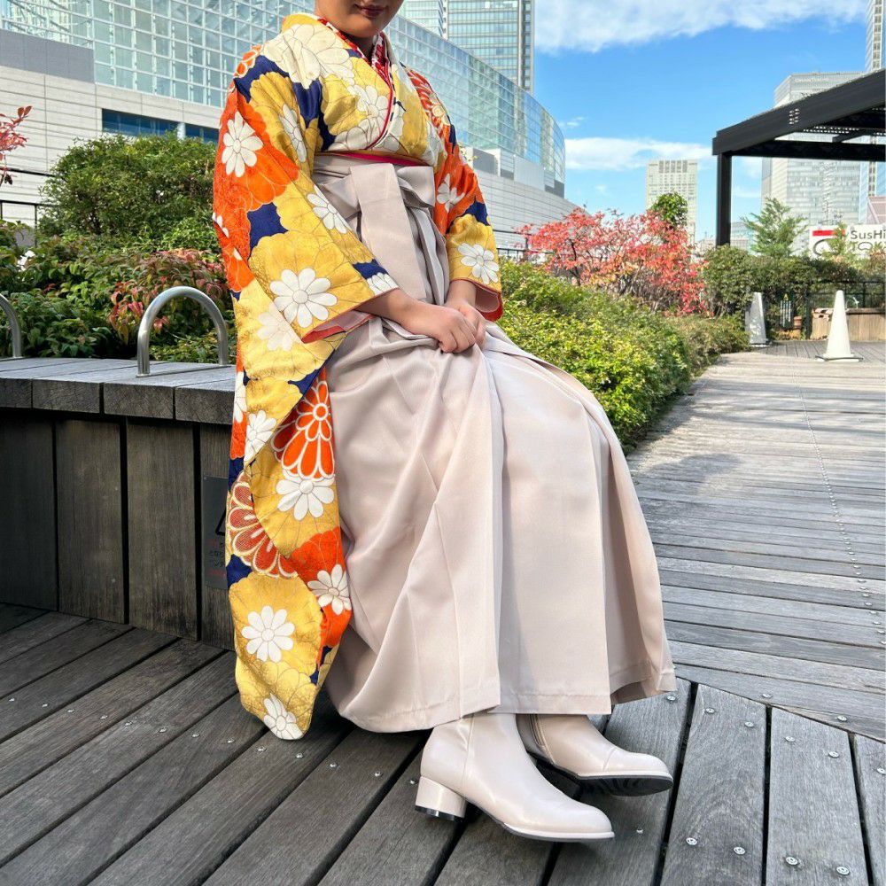 スタッフ着用：アイボリー