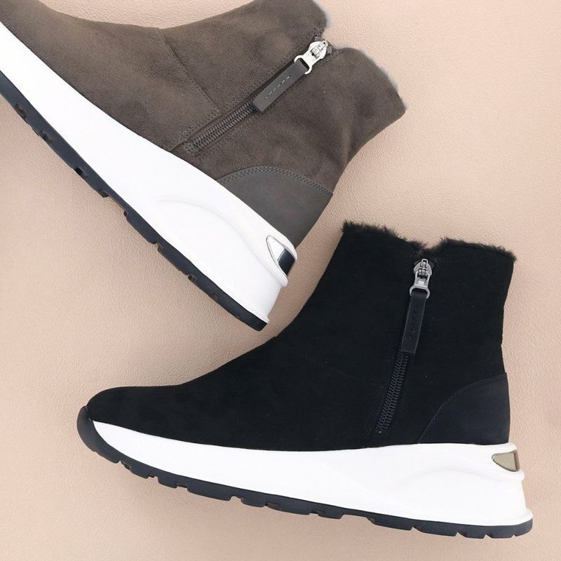 ファースニーカーブーツ