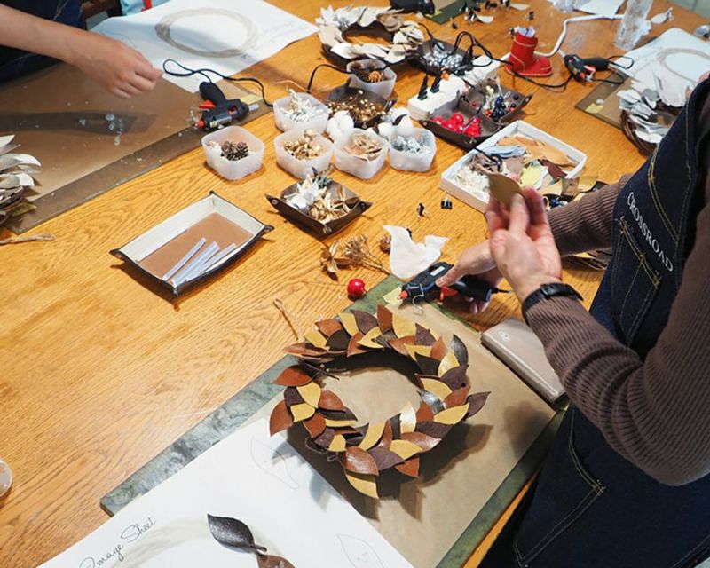 色の組み合わせや配置の仕方は無限大。世界に一つのオリジナルリースです