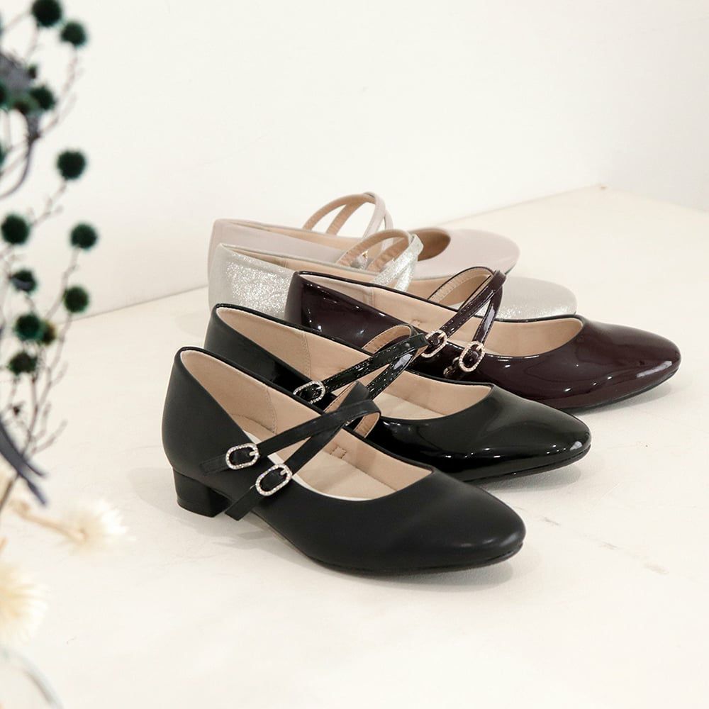 クロスストラップパンプス