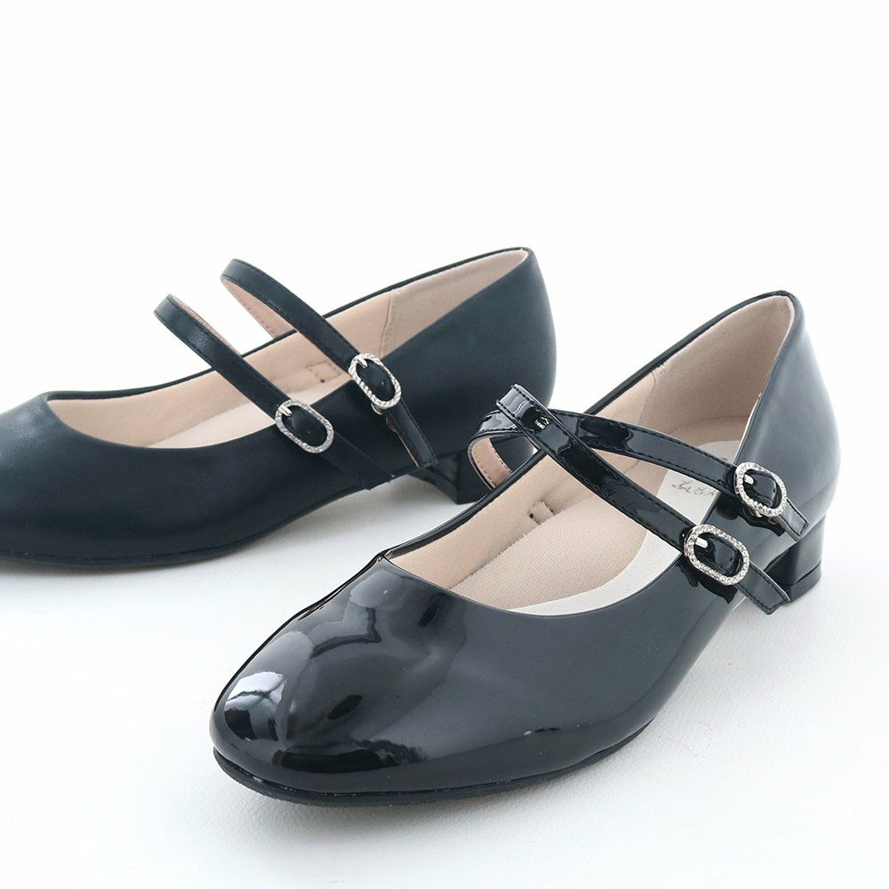 ダブルストラップはクロスして留めても◎