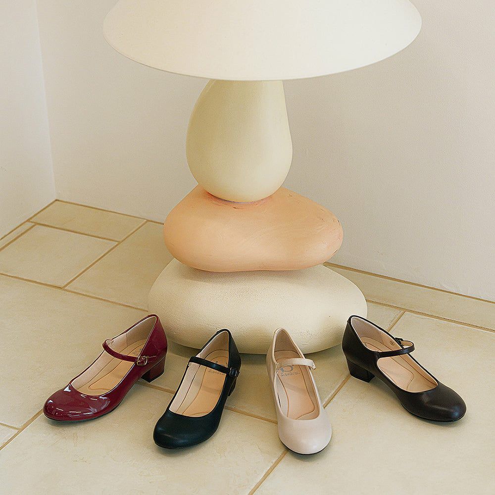 ラウンドストラップパンプス