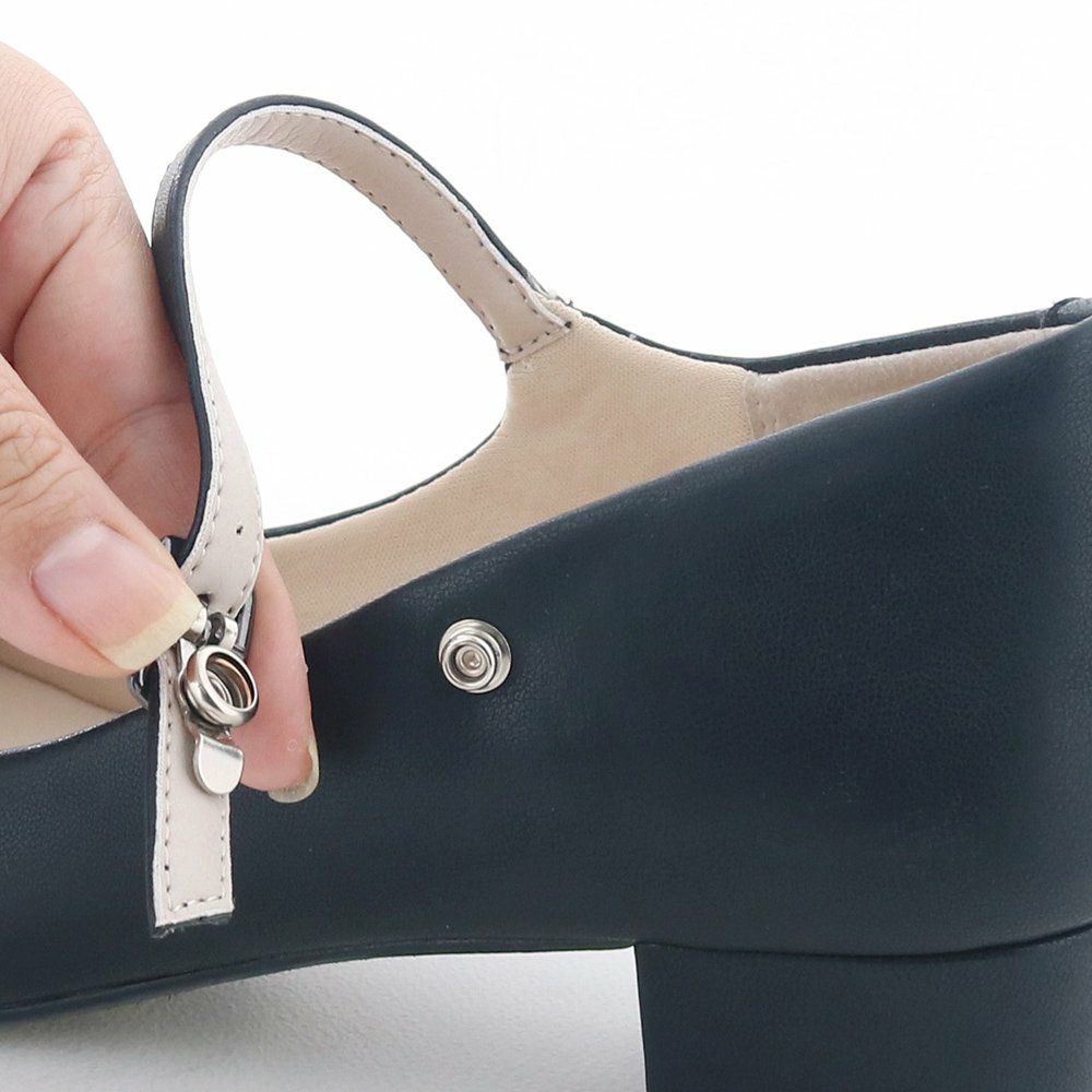 甲ストラップはスナップ式で着脱がかんたんです