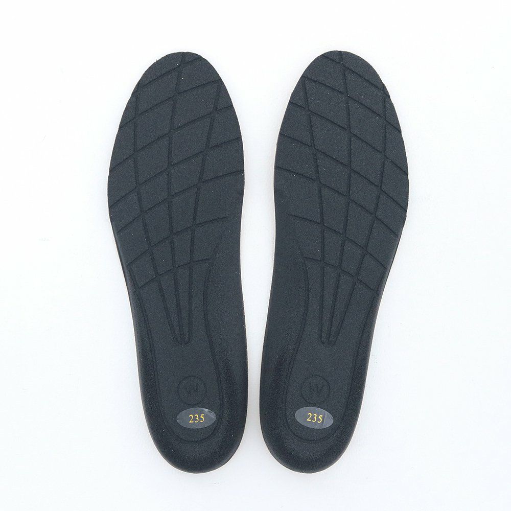 接着などは必要ないカップインソールタイプ。靴に入れるだけですぐに使えます