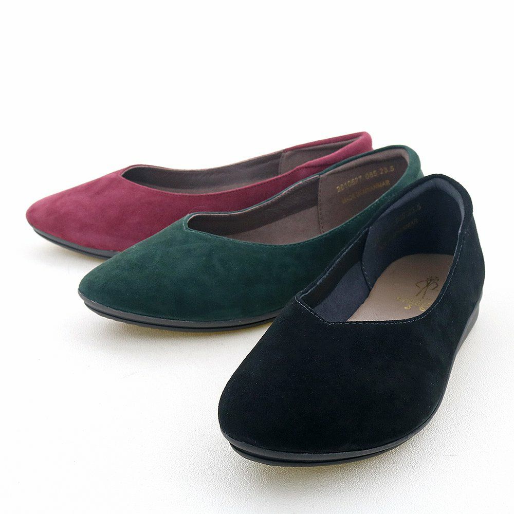 やわらかな羊革の起毛素材は発色もきれい